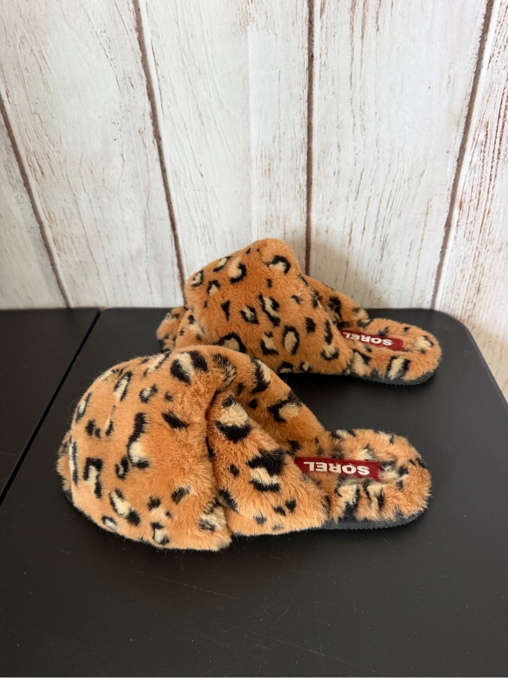Sorel Go Mail Run Faux Fur Leopard Print House Slippers Size 10